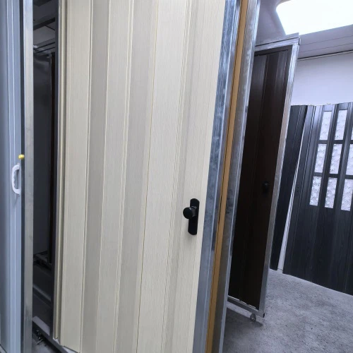 Προσαρμοσμένη πόρτα πτυσσόμενης PVC για κομψά σχέδια κουζίνας και μπάνιου