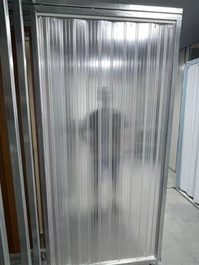 Πτυσσόμενη πόρτα PVC διαφάνειας